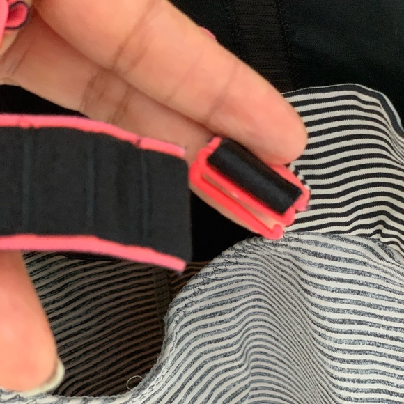 Lululemon Athletica Run: Catch me tank Tonka stripe size 2 - Picture 7 of 10